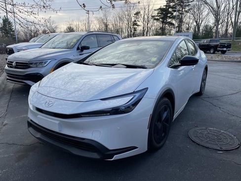 Used 2026 Toyota Prius LE image 1