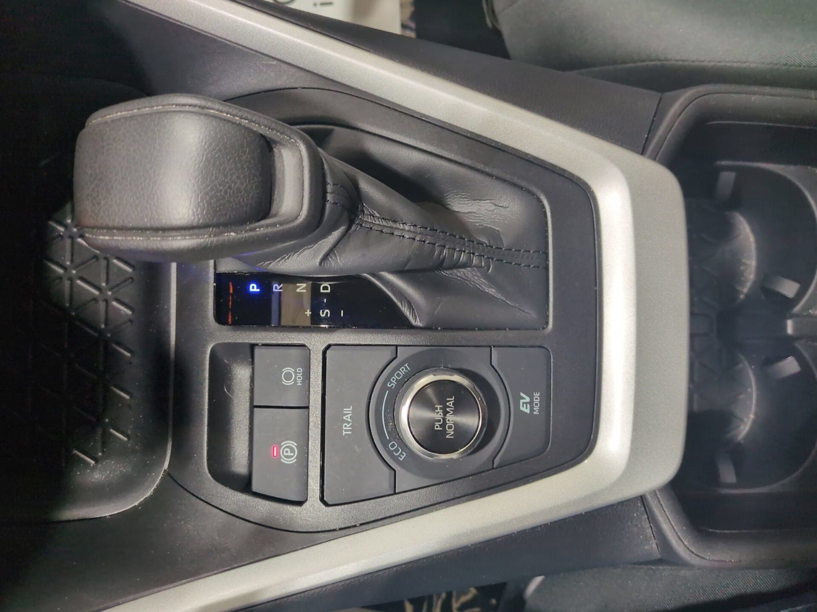 Used 2024 Toyota RAV4 XLE AWD/4WD image 20