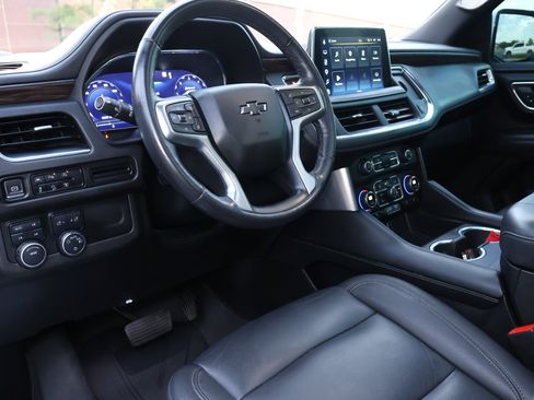 Used 2023 Chevrolet Tahoe Z71 w/ Luxury Package AWD/4WD image 3