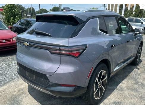 Used 2024 Chevrolet Equinox EV LT FWD image 3
