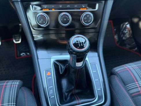 Used 2017 Volkswagen GTI S image 17