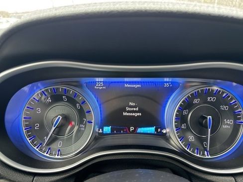 Used 2016 Chrysler 300 Limited image 14