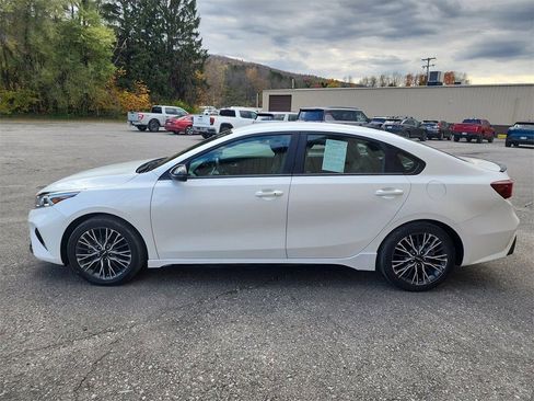 Used 2023 Kia Forte GT-Line image 5