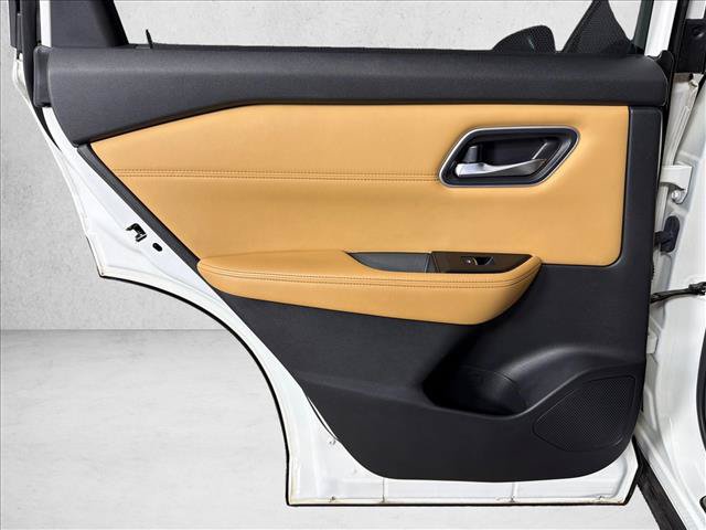 Used 2021 Nissan Rogue Platinum FWD image 24