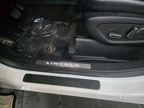 Used 2018 Lincoln MKX Select w/ Select Plus Package image 23