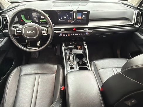 Used 2024 Kia Sorento S image 30