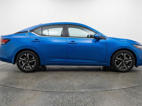Used 2025 Nissan Sentra SV FWD image 11