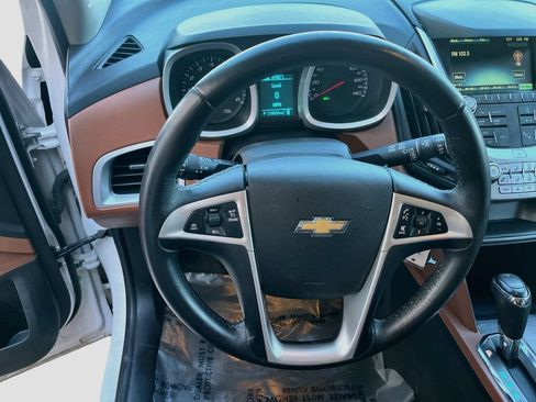 Used 2017 Chevrolet Equinox Premier w/ Enhanced Convenience Package AWD/4WD image 11
