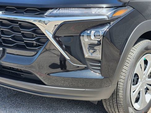 New 2026 Chevrolet Trax LS w/ Driver Confidence Package FWD image 6