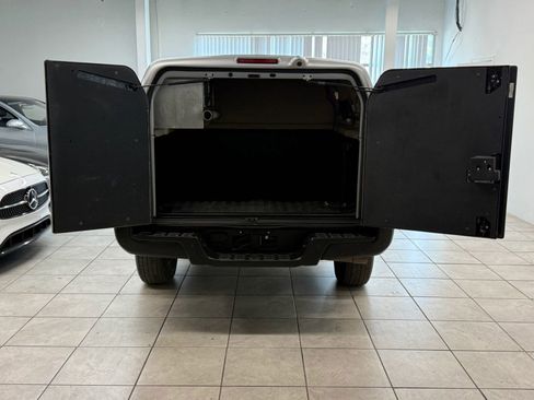 Used 2021 Toyota Tacoma SR RWD image 17