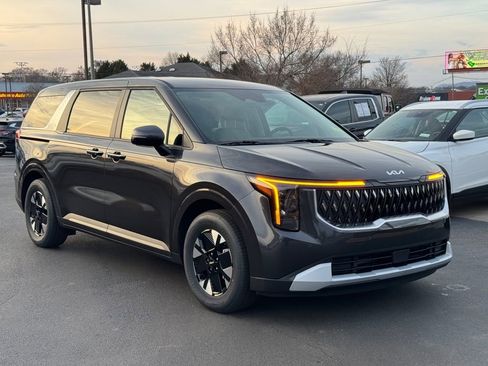 New 2026 Kia Carnival LXS image 1