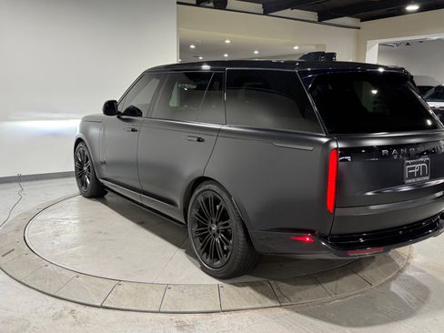 Used 2024 Land Rover Range Rover Long Wheelbase Autobiography image 15