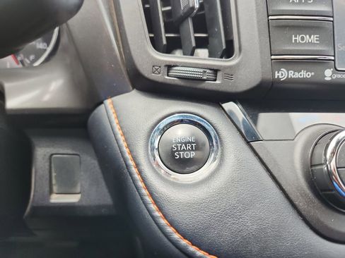 Used 2018 Toyota RAV4 SE w/ Power Extra Value Package FWD image 19