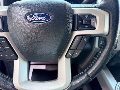 Used 2022 Ford F250 Lariat w/ Black Appearance Package AWD/4WD image 26