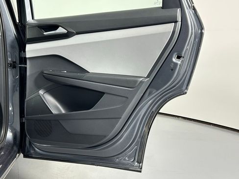 Used 2023 Volkswagen Taos S image 11