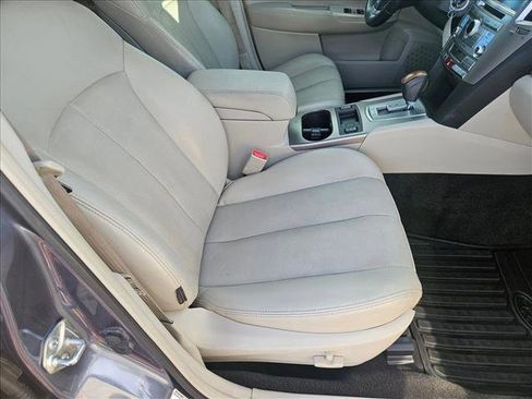 Used 2013 Subaru Outback 3.6R Limited image 21