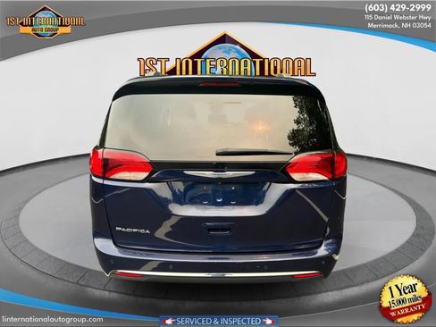 Used 2019 Chrysler Pacifica Touring-L FWD image 7