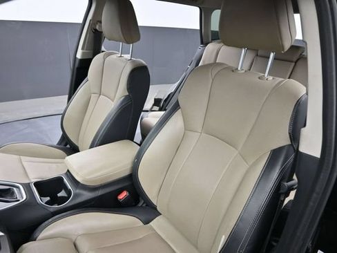 Used 2023 Subaru Outback Limited AWD/4WD image 11