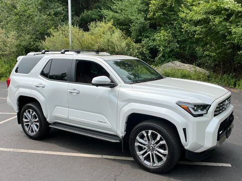 Certified 2025 Toyota 4Runner Limited AWD/4WD image 7
