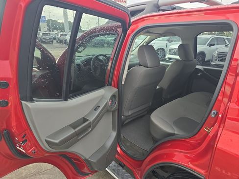 Used 2015 Nissan Xterra S w/ Value Package AWD/4WD image 12
