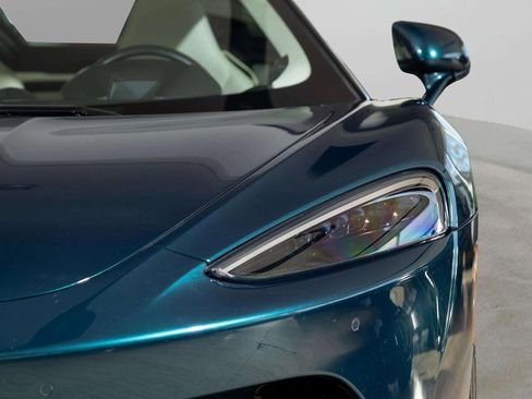 Used 2023 McLaren GT image 32