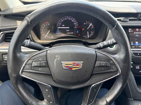 Used 2019 Cadillac XT5 Luxury w/ LPO, Radiant Package FWD image 24