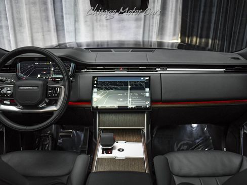 Used 2025 Land Rover Range Rover Long Wheelbase SE AWD/4WD image 24