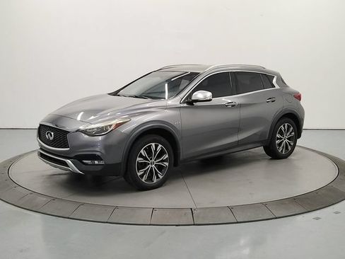 Used 2017 INFINITI QX30 Premium w/ Navigation Package AWD/4WD image 4