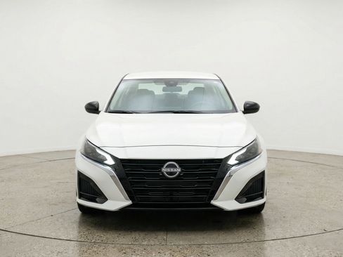 Used 2025 Nissan Altima 2.5 SV image 2