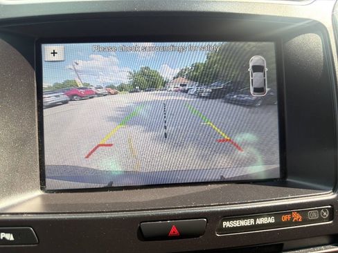 Used 2017 Ford Explorer XLT w/ Equipment Group 202A AWD/4WD image 17
