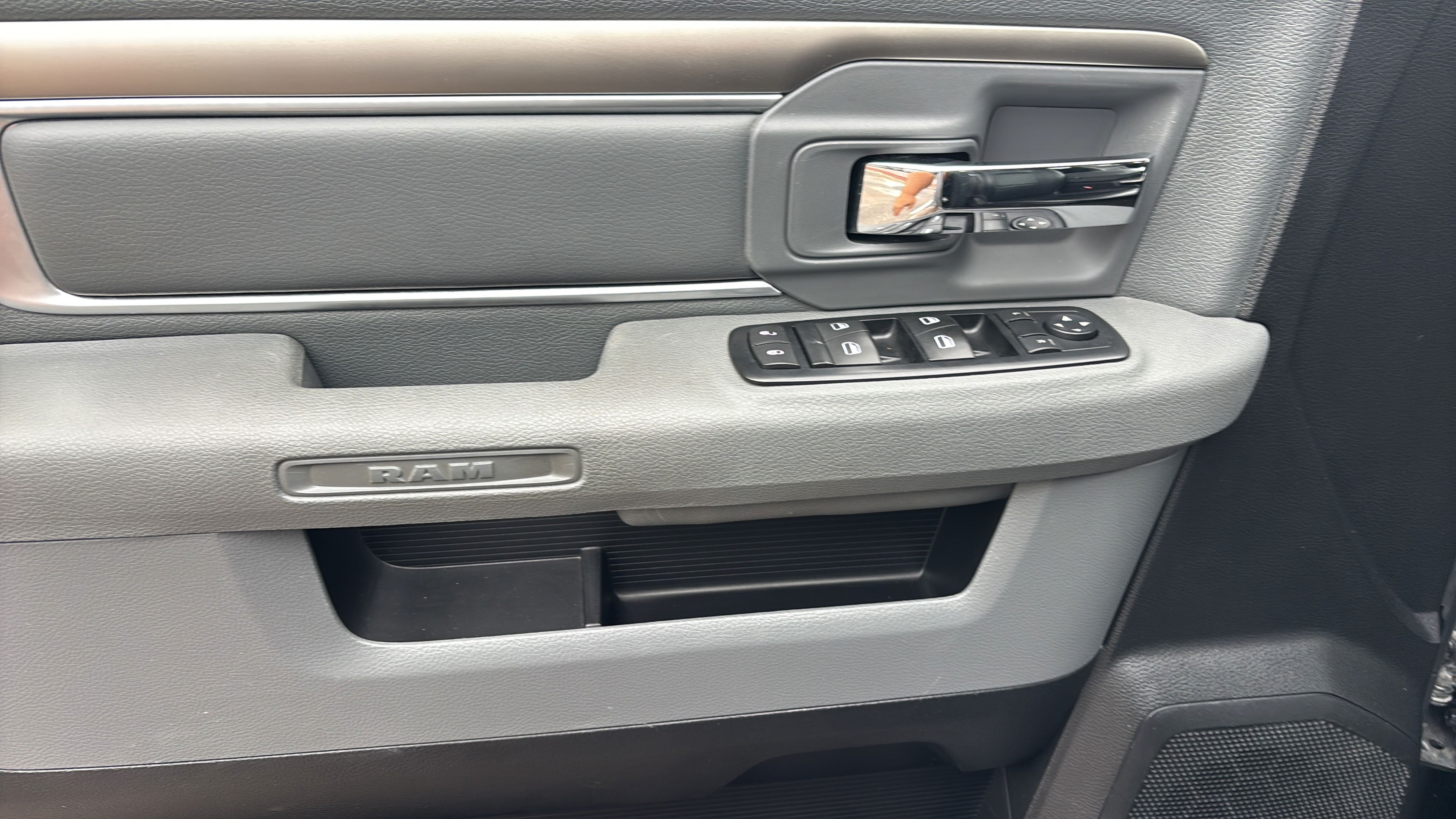 Used 2015 RAM 1500 Lone Star RWD image 24