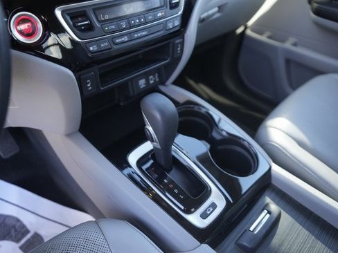 Used 2018 Honda Ridgeline RTL-E image 28