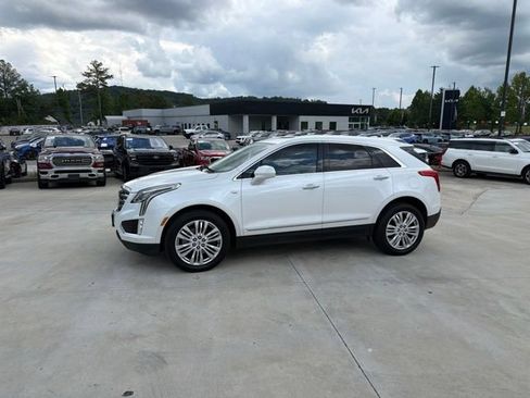 Used 2017 Cadillac XT5 Premium Luxury FWD image 3