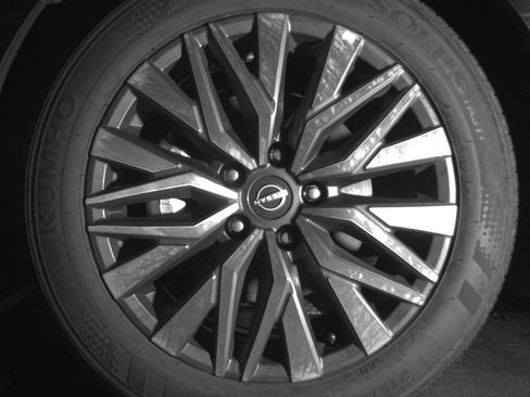 Used 2025 Nissan Altima 2.5 SV image 12