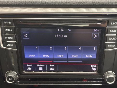 Used 2016 Volkswagen Passat 1.8T SE FWD image 16