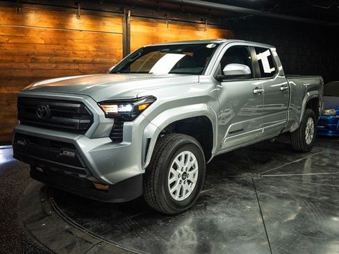 Used 2024 Toyota Tacoma SR5 w/ SR5 Upgrade Package image 2