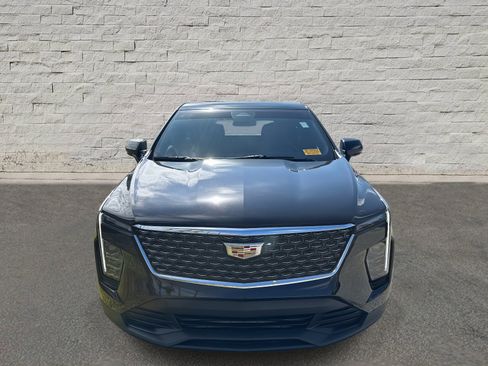 Used 2024 Cadillac XT4 Luxury image 8