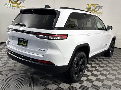 New 2025 Jeep Grand Cherokee Limited w/ Luxury Tech Group II image 10