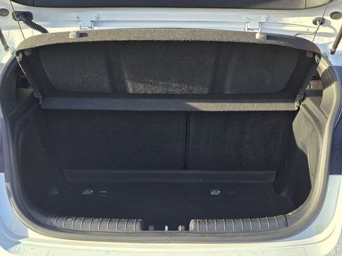 Used 2020 Hyundai Veloster Turbo image 12