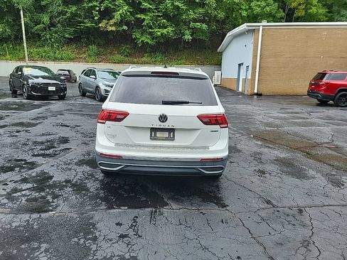 Used 2022 Volkswagen Tiguan SE AWD/4WD image 9