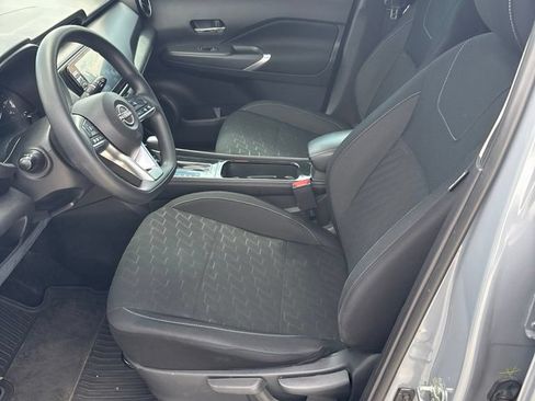 Used 2024 Nissan Kicks SV FWD image 15
