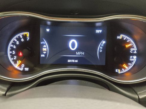 Used 2020 Jeep Grand Cherokee Altitude RWD image 23