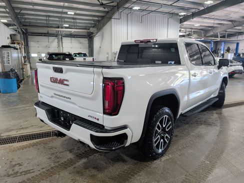 Used 2023 GMC Sierra 1500 AT4 w/ AT4 Premium Package AWD/4WD image 3