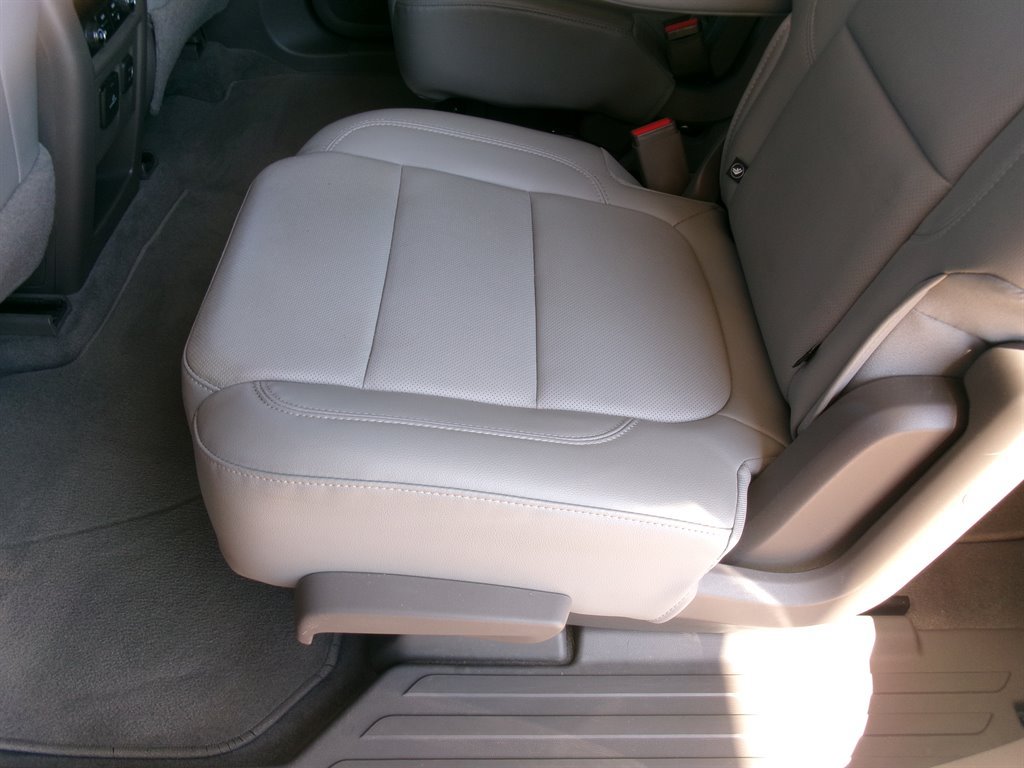 Used 2020 Chevrolet Traverse Premier FWD image 28
