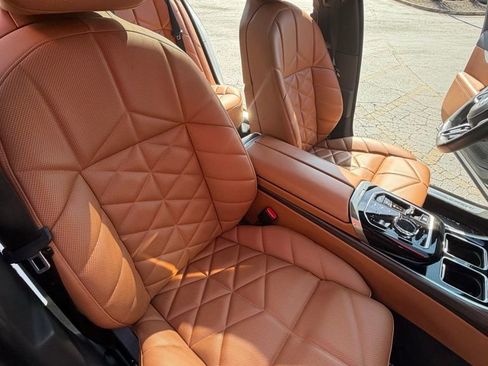 Used 2023 BMW 740i RWD image 23