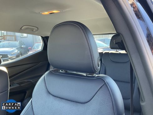 Used 2022 Chevrolet Bolt EUV LT w/ Convenience Package image 17