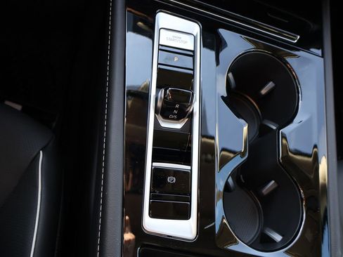 New 2026 Volkswagen Atlas SEL Premium R-Line image 34