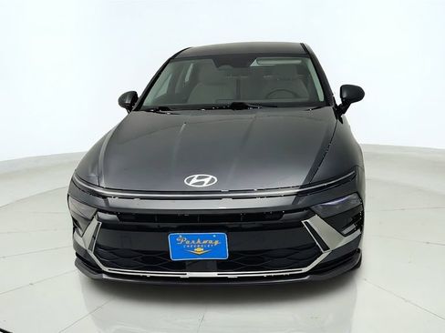 Used 2024 Hyundai Sonata SEL FWD image 2