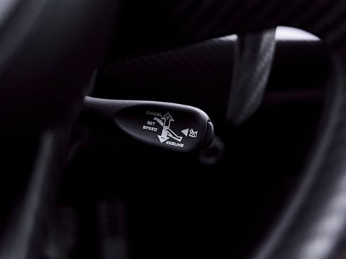 Used 2019 McLaren Senna RWD image 79