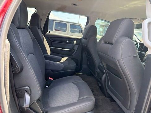 Used 2017 Chevrolet Traverse LT w/ Style and Technology Package FWD image 13